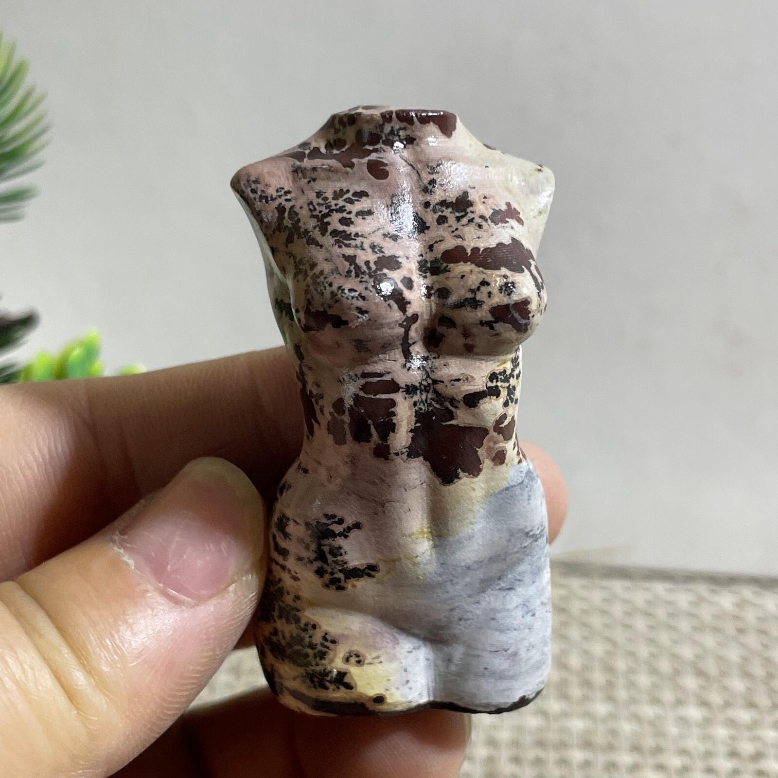 Rare 54G Natural Traditional Chinese PaintingHand Carving Female Model