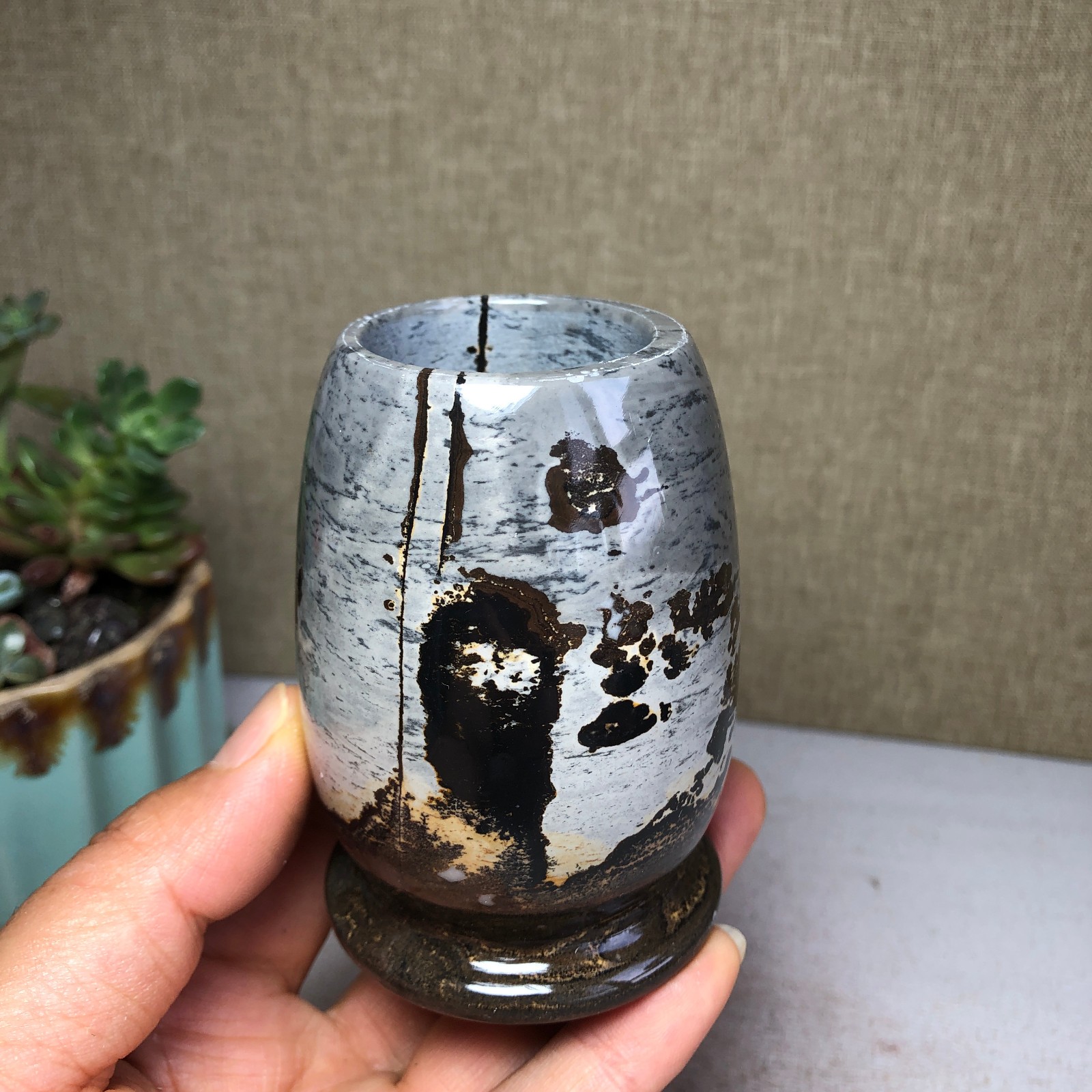 Natural Chinese Painting Stone Quartz Crystal Carving vase home decor 300g A4516