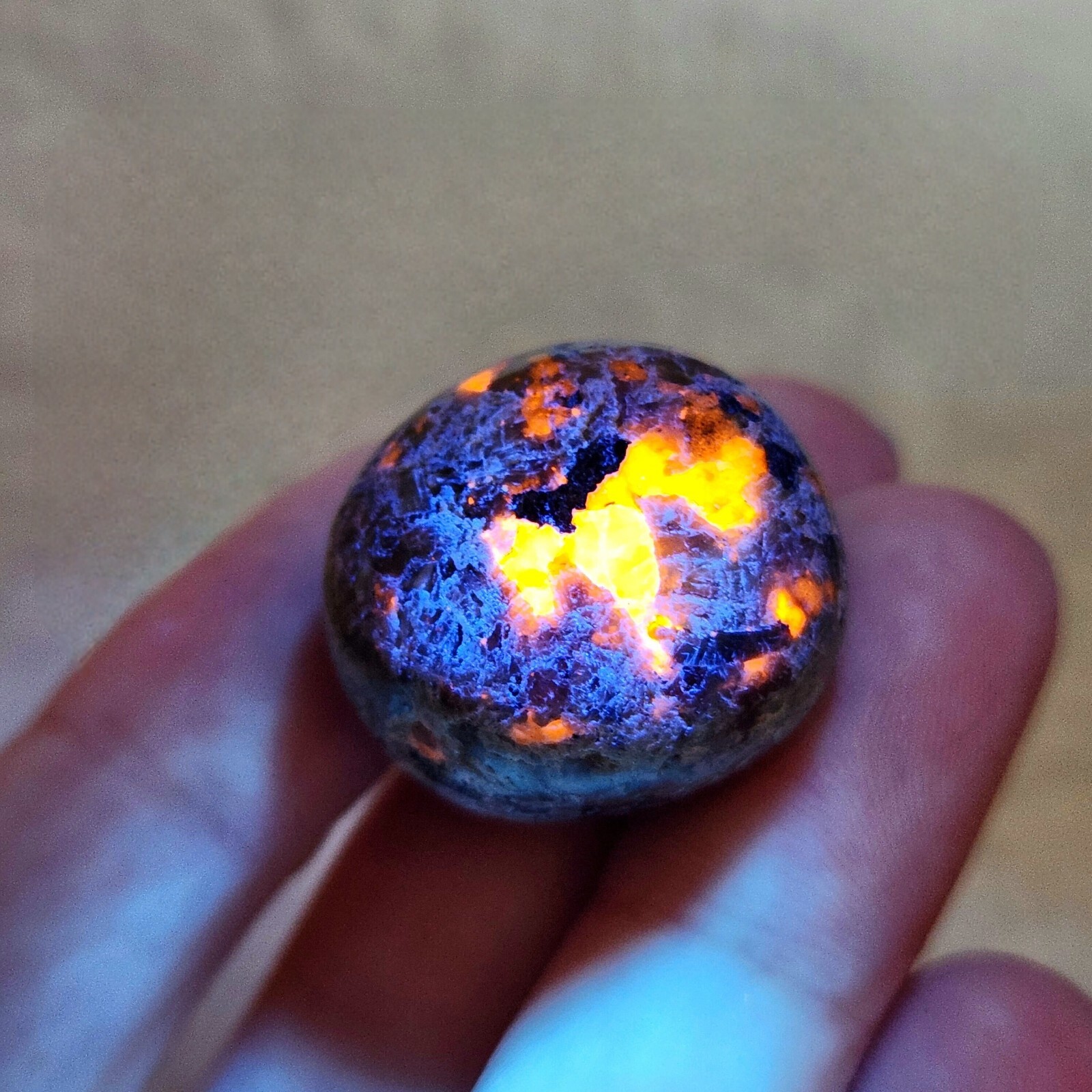 2 Pcs Natural Yooperlite Tumbled Polished Flame Stone UV Reactive Fire Stone