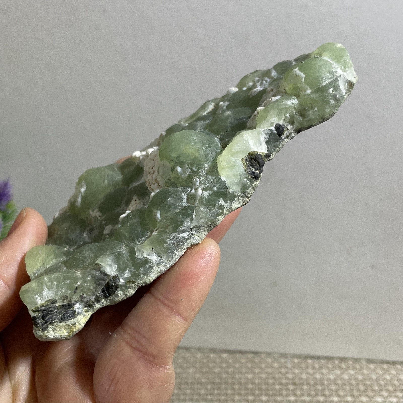 154g green chalcedony grape agate Mineral crystal specimen Indonesia