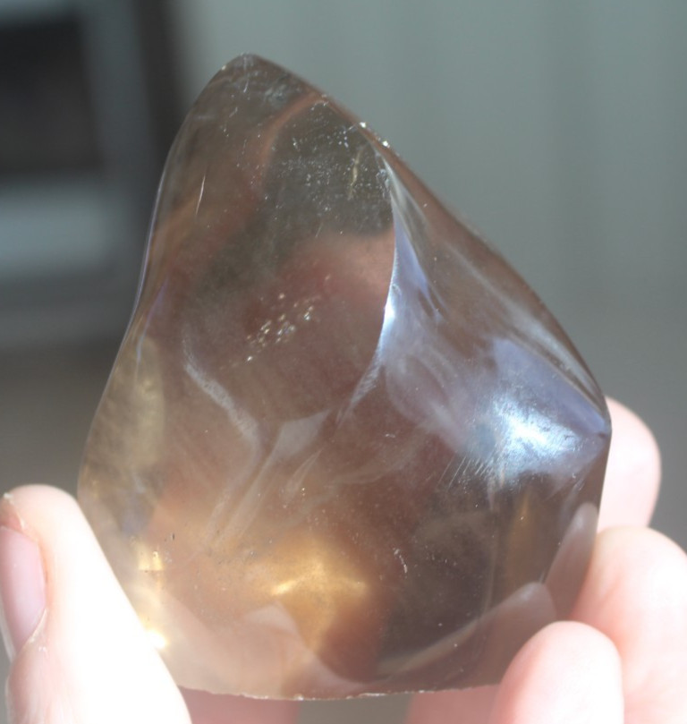 SMOKEY QUARTZ FLAME 2.29 INCHES TALL/ 120.3 GRAMS