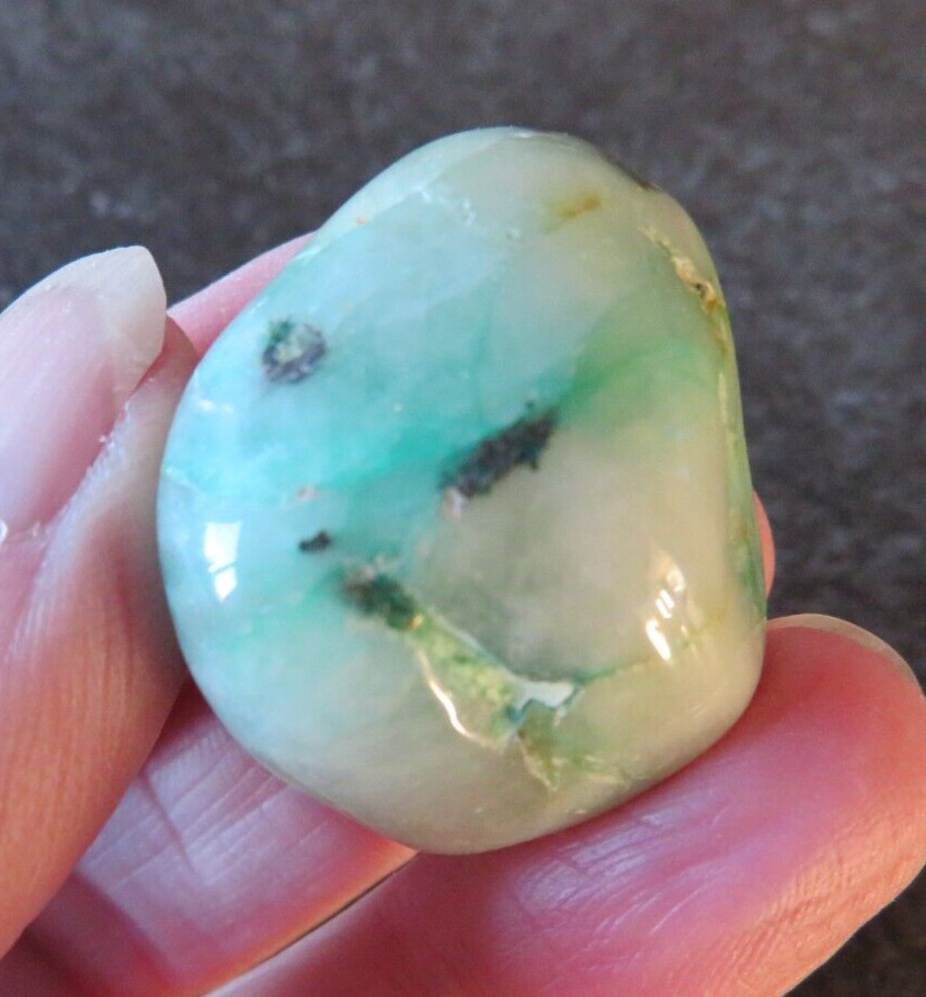 RARE DIOPTASE IN QUARTZ (17.9 grams / 28 mm) TUMBLESTONE (C6) MESSINA MINE, SA