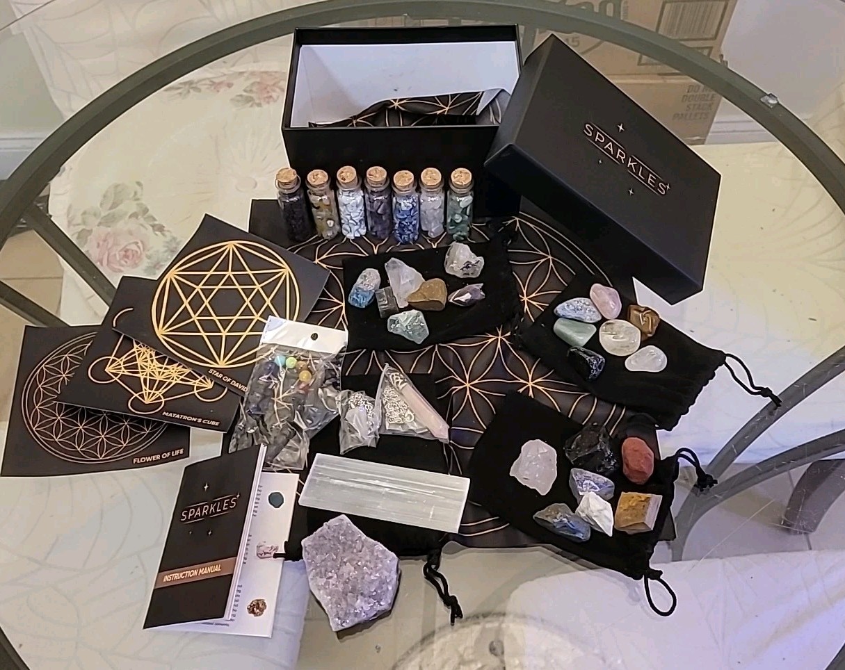 100s Gems, Crystals, Stones, Rocks, From All Over The World In Gift Box
