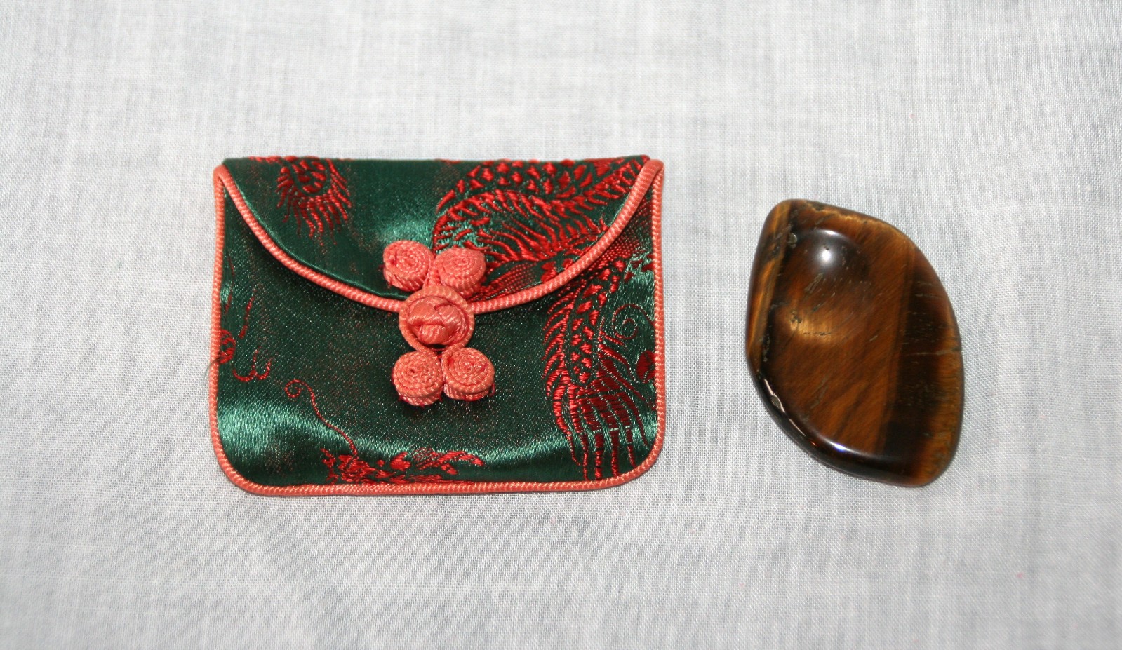 Worry Stone in Pouch Tiger’s Eye Brown Hong Kong