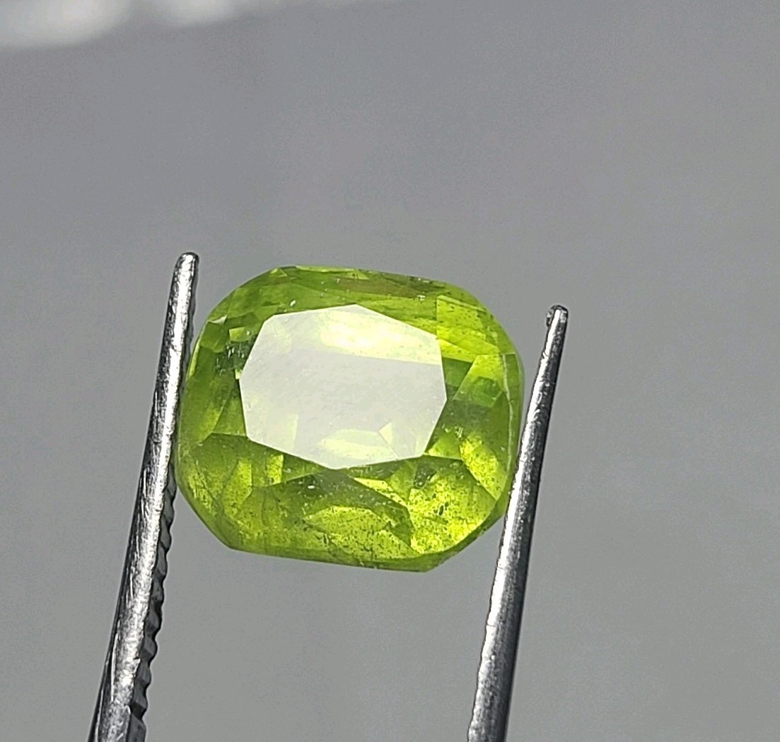 5.5 Ct Aesthetic Natural Peridot Gemstone – Nice Deep Color – Cushion Cut