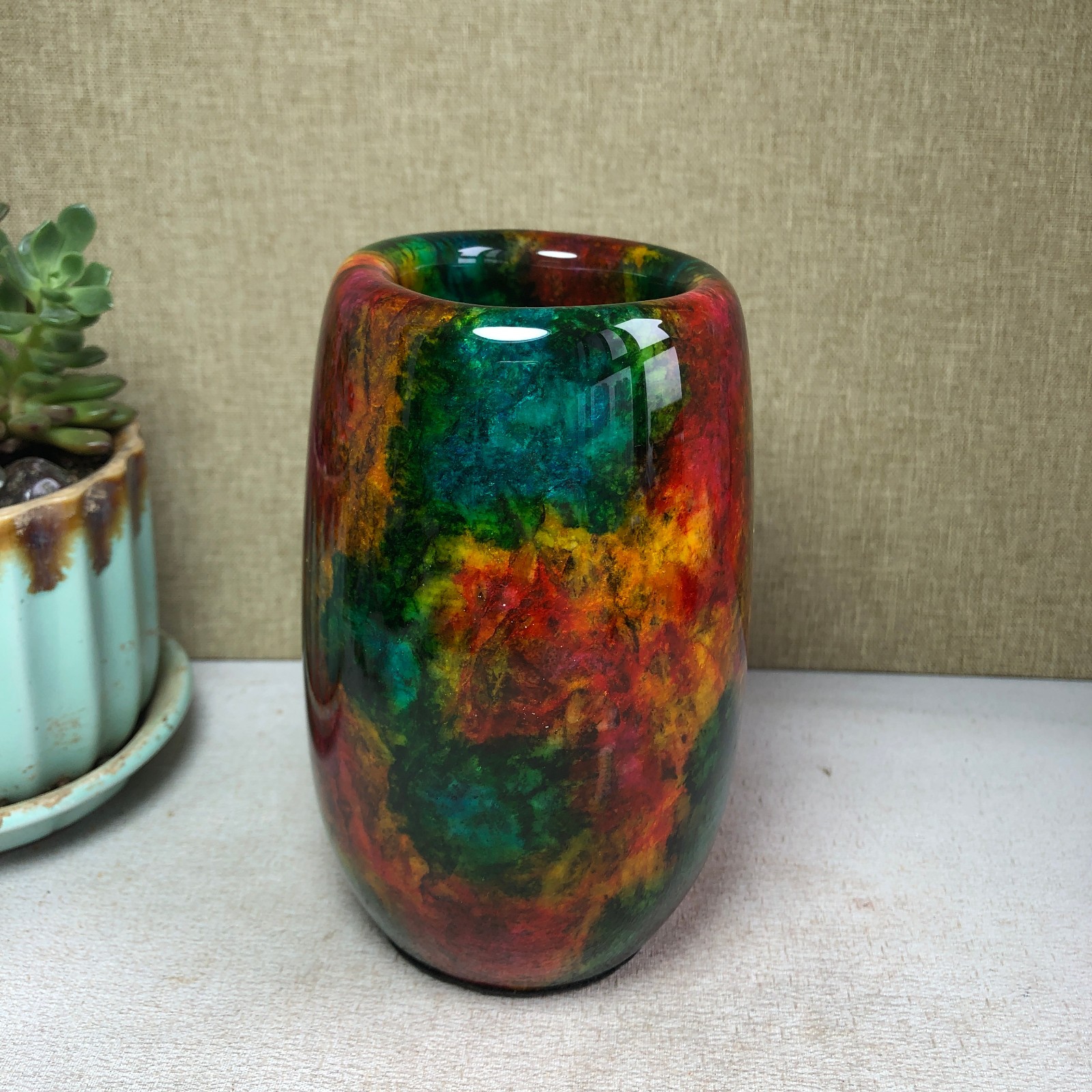 Natural “Seven Colors Jade” vase specimen -Taiwan China 1000g 128mm A4584