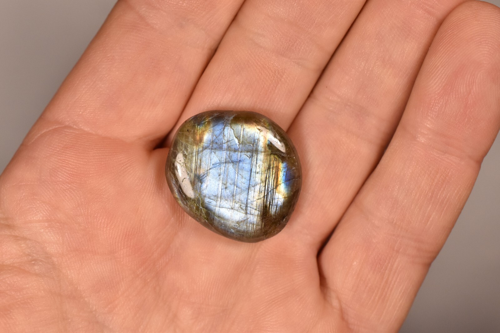 *LABRADORITE* Flat Stone 2.5cm 6.6g Palm Worry Thumb Tumbled Healing Crystal