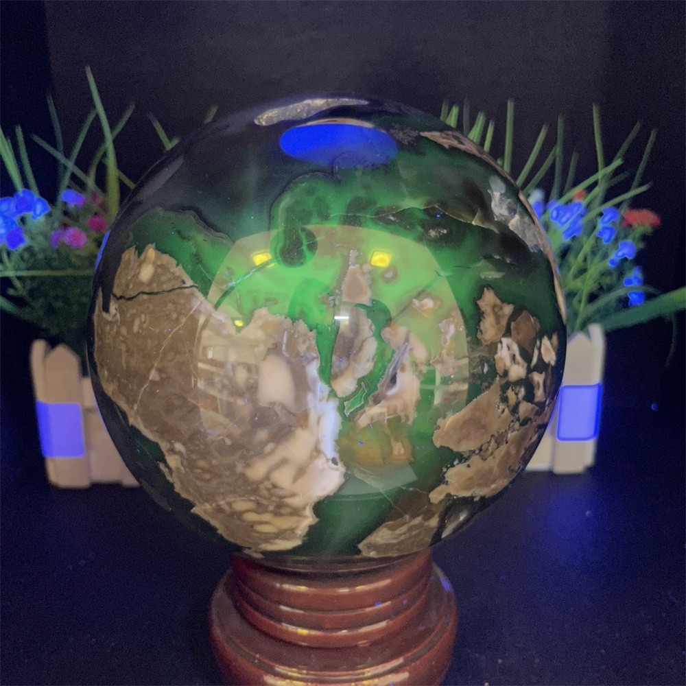 7.2LB 5.3″ Natural Fluorescent Agate Ball Sphere Crystal UV Reiki Decor