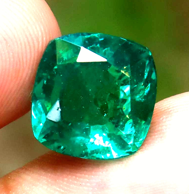 Green Emerald Certified Natural Colombian Cushion Cut Loose Gemstone 10 Ct
