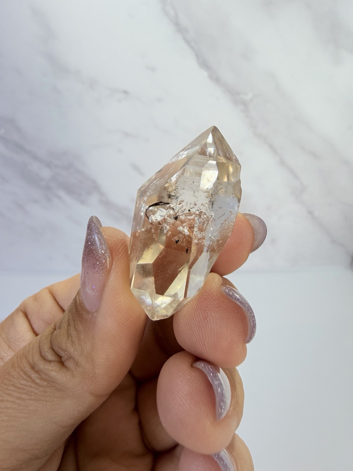 High Luster Enhydro Quartz w/ Moving Bubble &/or Carbon/Black Inclusions,A533