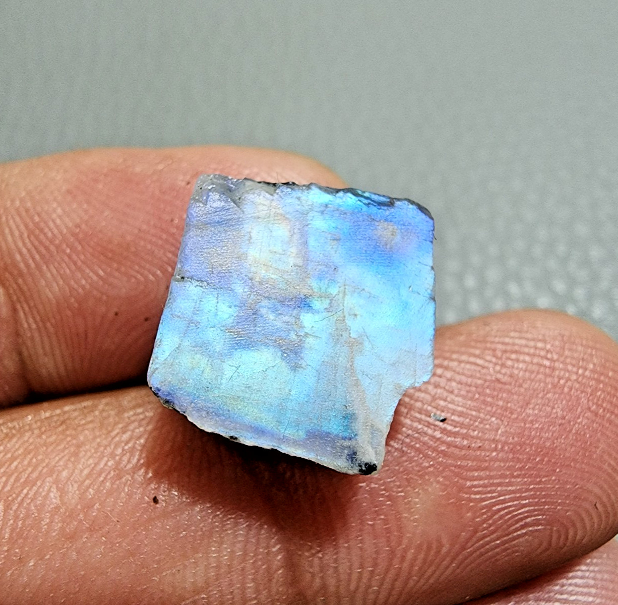 8 pcs AAA+ White Rainbow Moonstone Power Blue Fire Rough Loose Gemstone 13-17MM