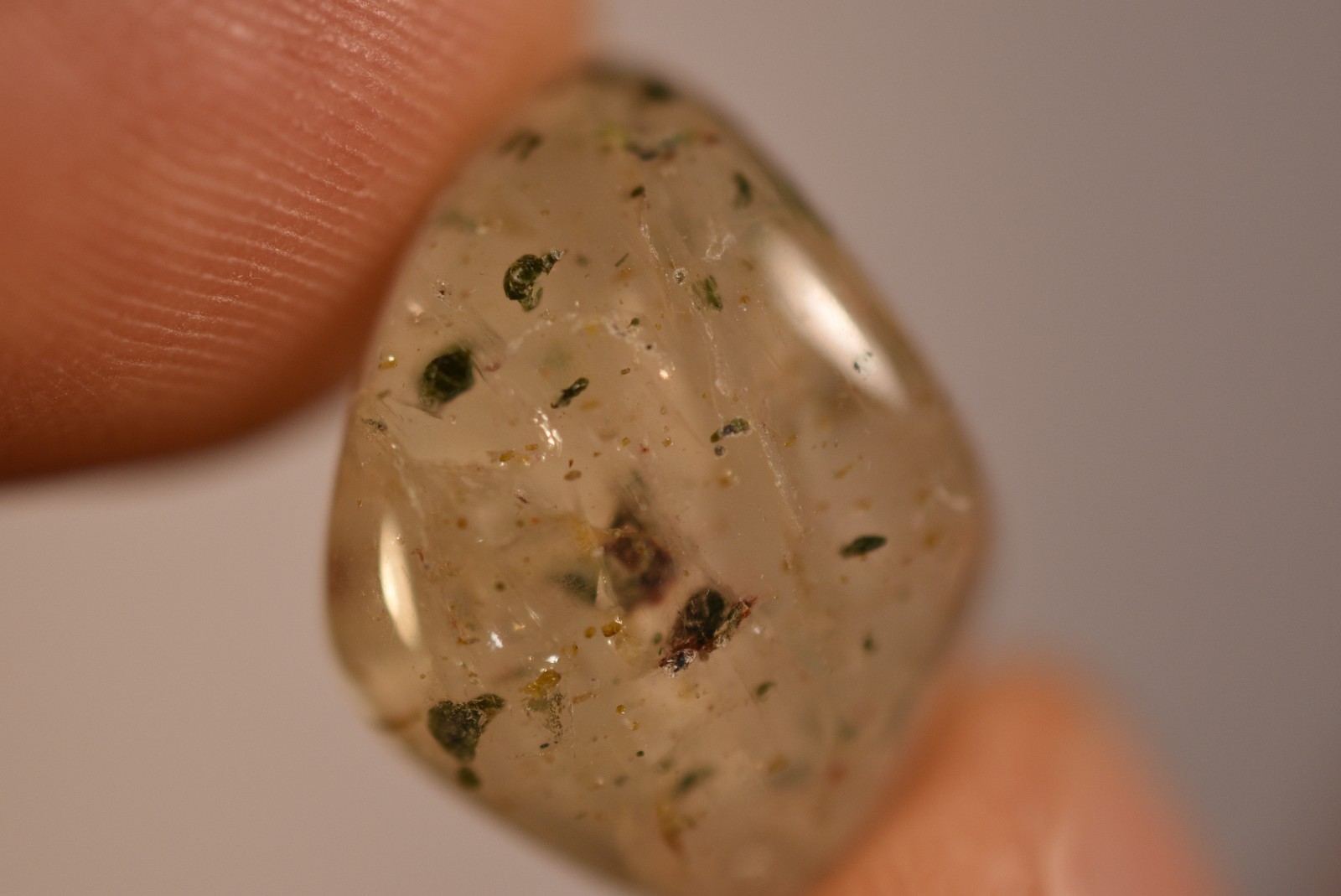 *GREEN TOURMALINE QUARTZ* Tumbled Stone 2.4cm 11.5g Tourmalinated Natural Stone