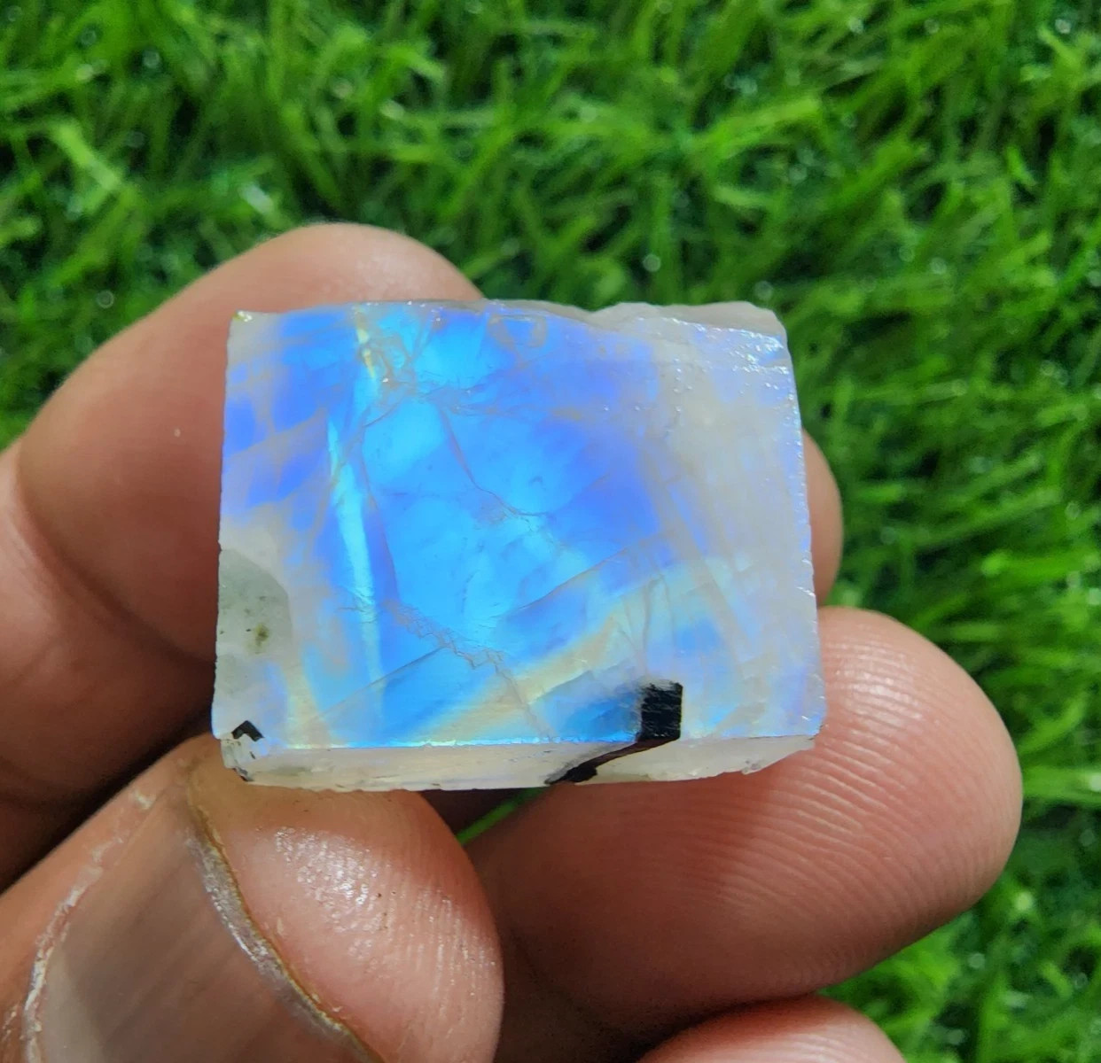 Beautiful Piece Rainbow Moonstone Raw 40 Crt Moonstone Rough Jewelry Making