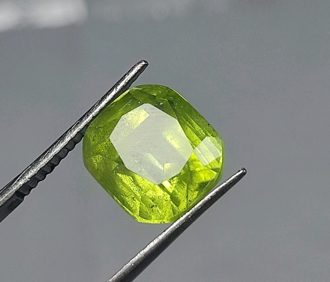 5.5 Ct Aesthetic Natural Peridot Gemstone – Nice Deep Color – Cushion Cut