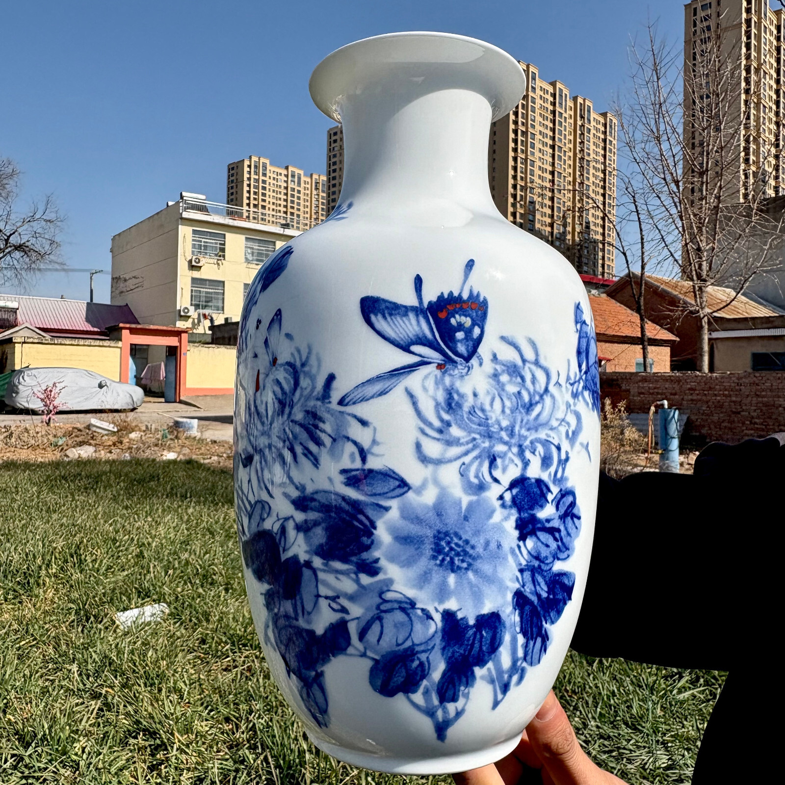1.4LB Classic landscape painting poetic ceramic vase from Jingdezhen, China