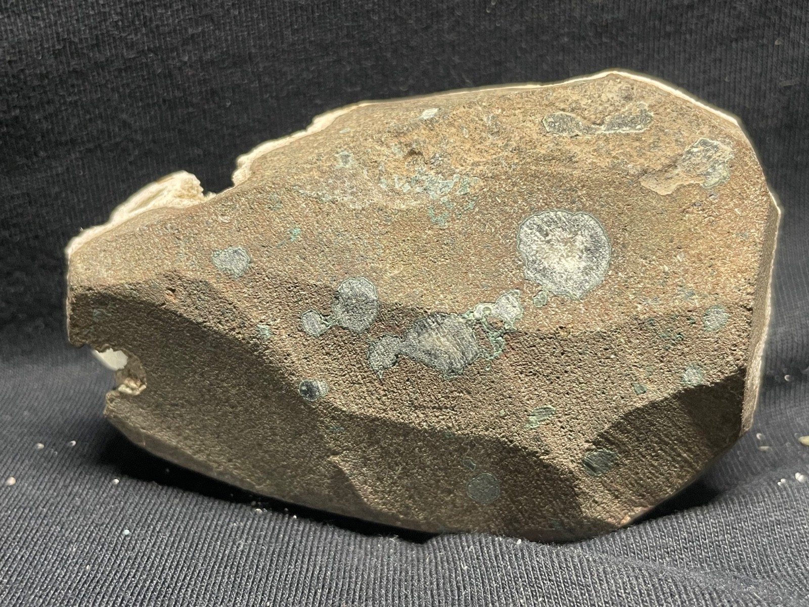 NATURAL APOPLLITE QUARTZ WITH UNIQUE TEXTURE NATURAL STUNNING STONE