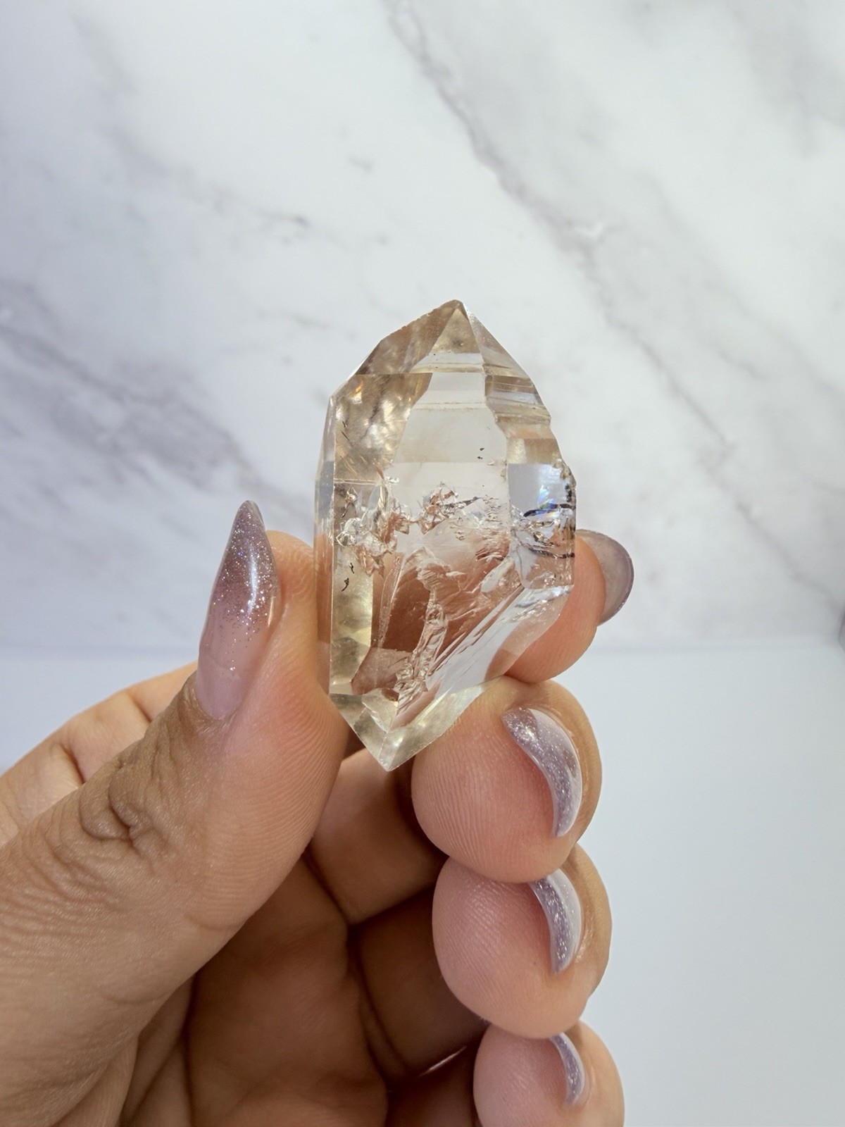 High Luster Enhydro Quartz w/ Moving Bubble &/or Carbon/Black Inclusions,A533