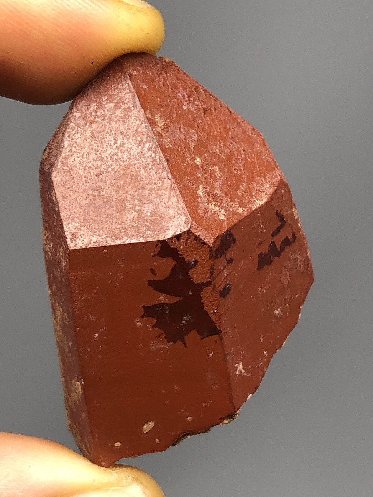 Red Quartz Crystal Point Morocco 1.2oz N34