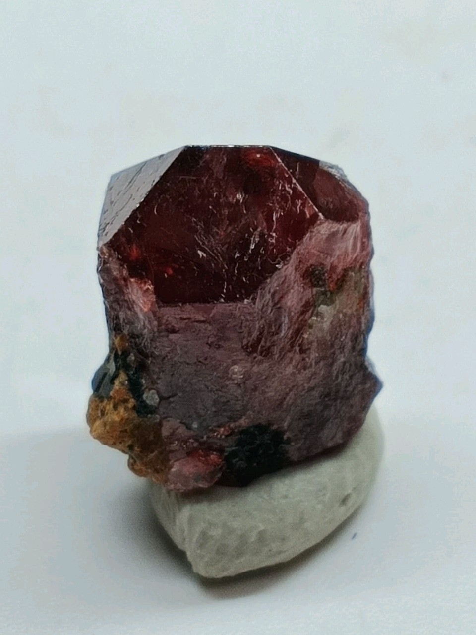 Fire Red Genuine Zircon Specimen 14 Ct X18