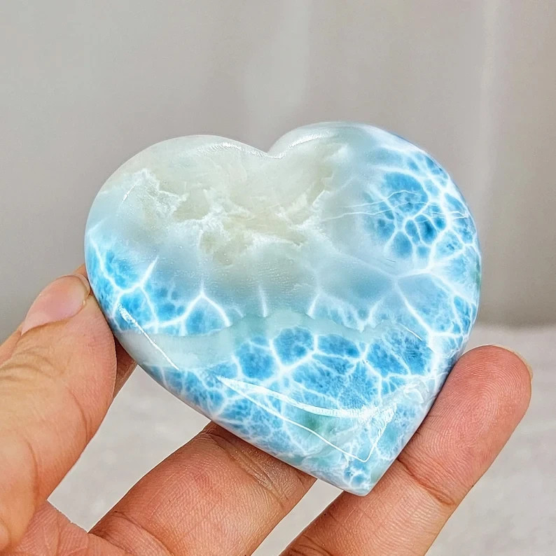 LARGE DOMINICAN REPUBLIC LARIMAR HEART PALMSTONE 65 mm x 66 pt 7 mm x 12 mm