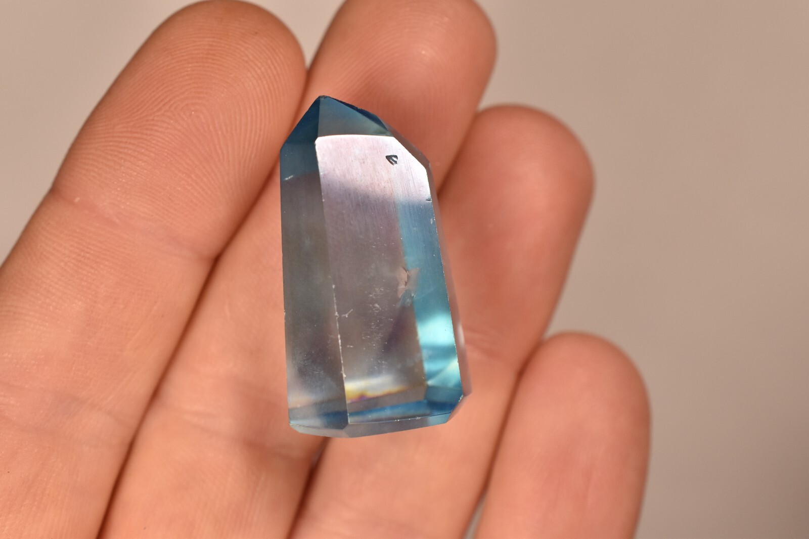*AQUA AURA* Generator 3.2cm 13.7g *CLEAR* Quartz, Gold Fumes, Throat Chakra
