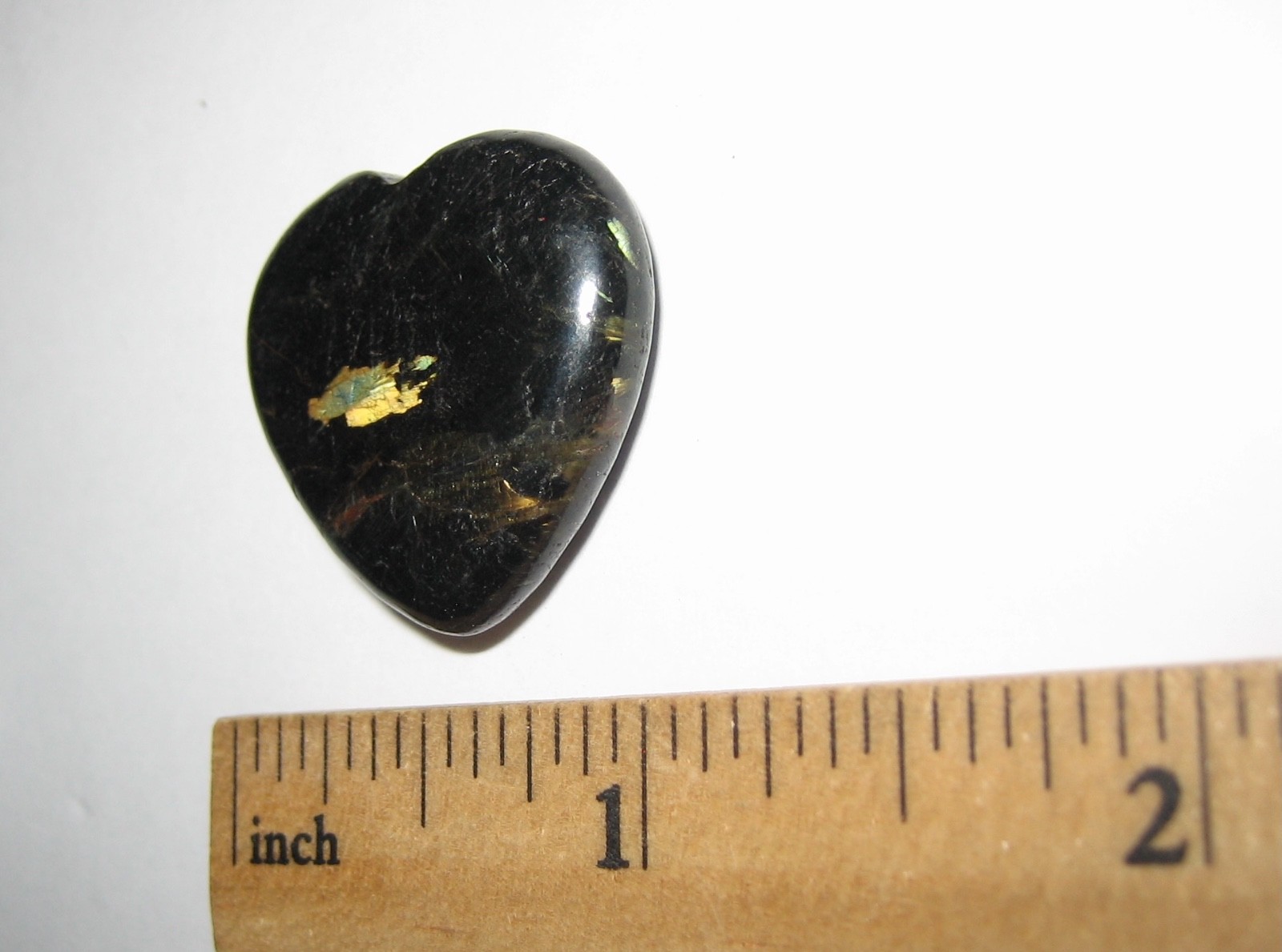 25mm RARE! POLISHED NATURAL AUTHENTIC NUUMMITE STONE HEARTS FROM GREENLAND 9g *1