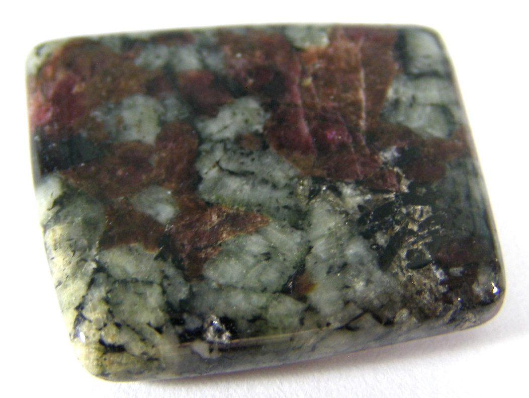 LOVELY QUALITY EUDIALYTE TUMBLED SLICE 2.5 x 2.2 cms 8.04 gms #1