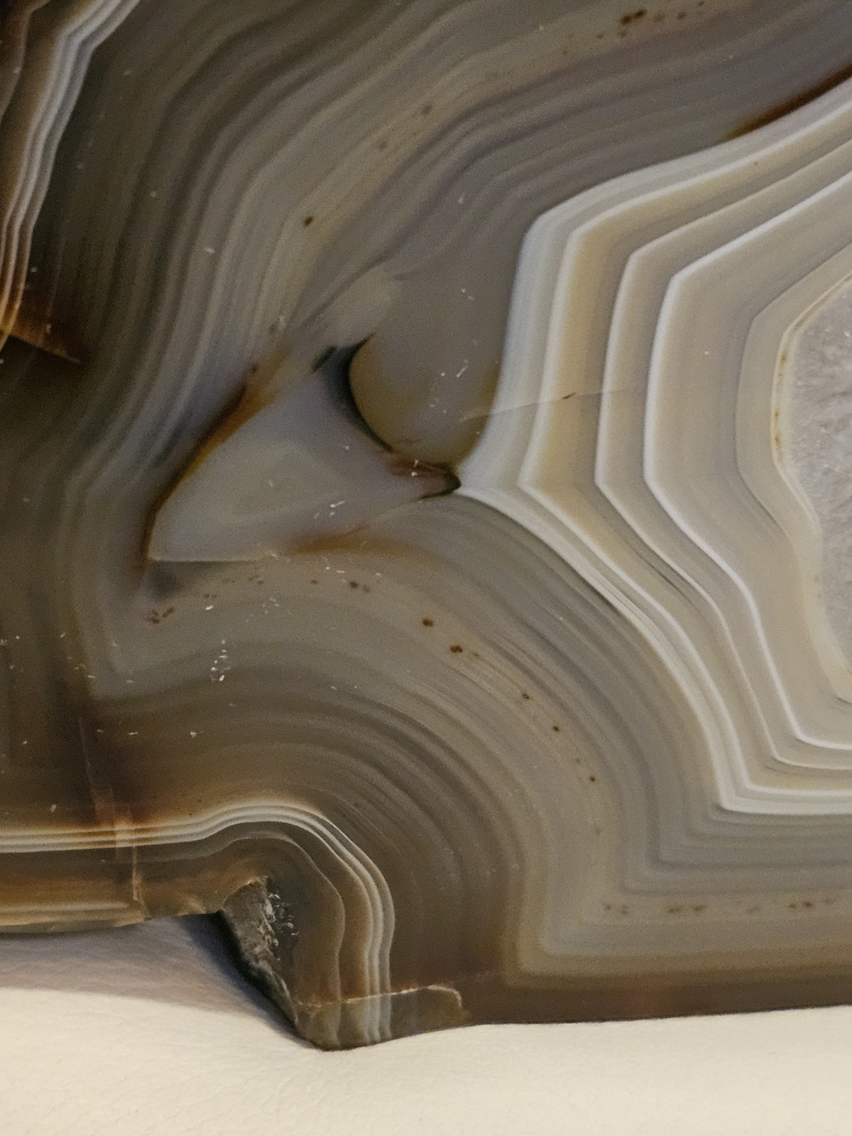 EXTRA LARGE BANDED AGATE POLISHED ON ONE SIDE 9.5″ WEIGHS 6LBS 8OZ