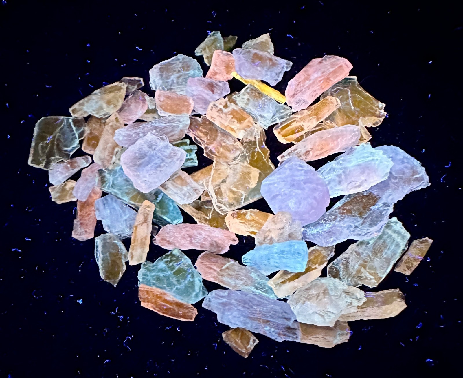 54 Ct Eye Clean Fluorescent Phosphorescent Tenebrescent Hackmanite Crystals @AFG