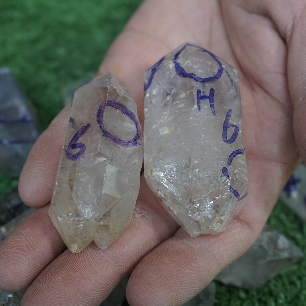 4 Pieces Rare Natural Moving Water Bubbles ENHYDRO Raw Quartz Crystal Points
