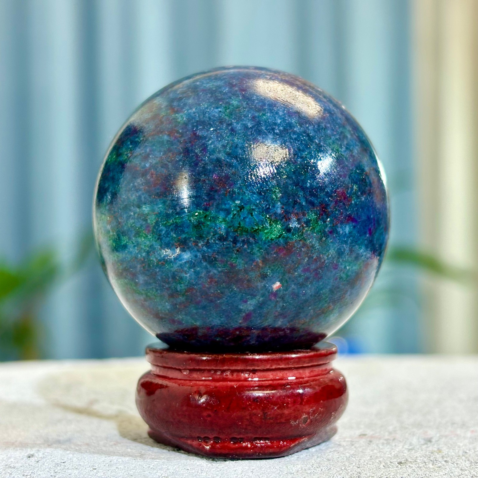 205G Natural Blue Sapphire And Ruby Sphere Fluorescent Glow Under UV Light