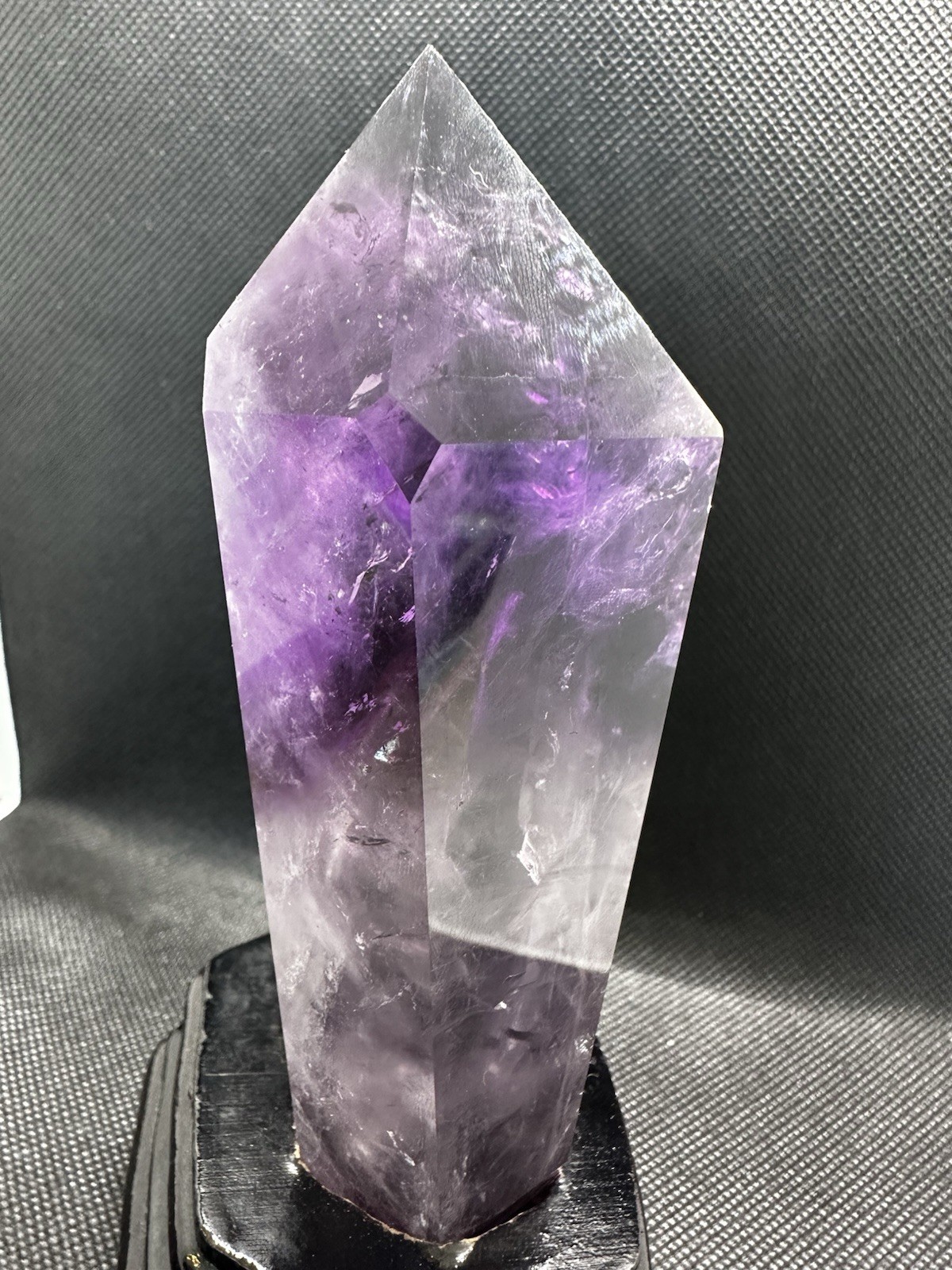 564 grm Natural Amethyst Crystal Point Wand Healing Stone Obelisk with stand