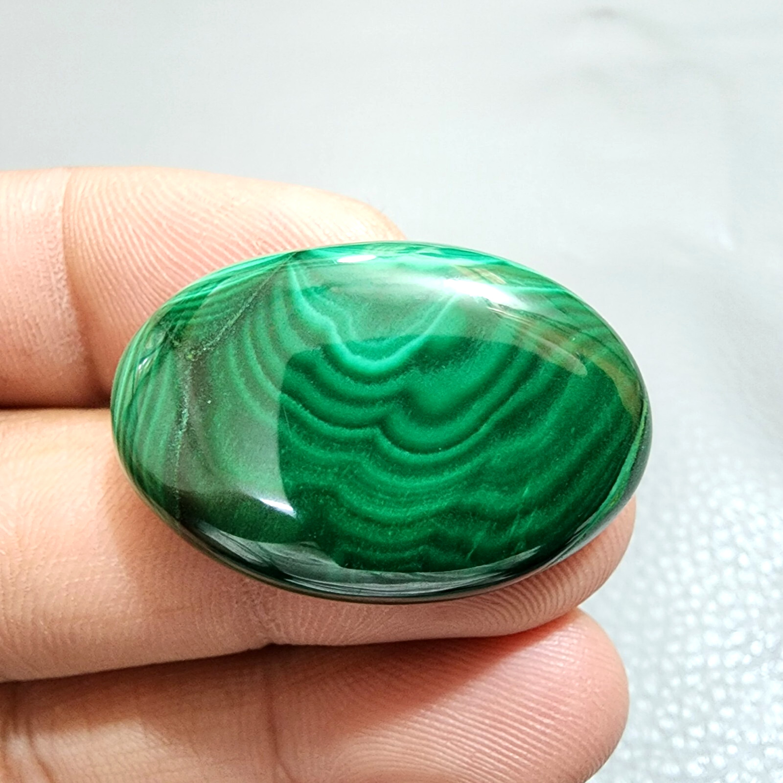 Gorgeous Shiny Green Malachite Oval Shape Cabochon Loose Gemstone Jewelry 64 Crt