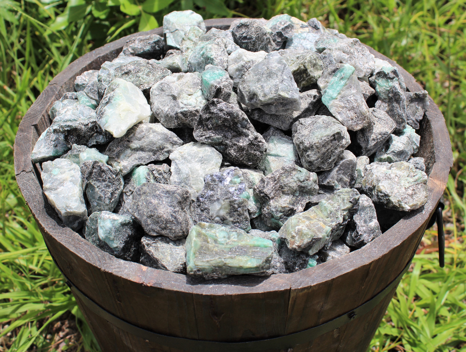 Rough Emerald Crystal: 500 Carat Lot (Natural Raw Gemstone)