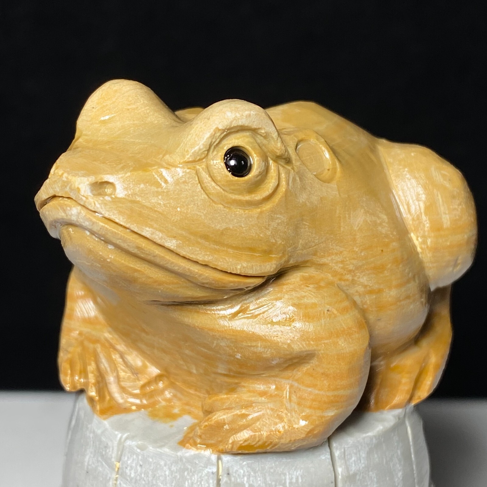 Natural Crystal Quartz Mineral Specimen Songhua Stone Handcarved Frog Gift