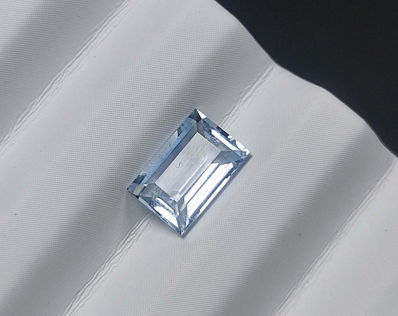 1Ct Elegant & Natural Icy Blue Aquamarine Gemstone With Nice Look – Baguette Cut