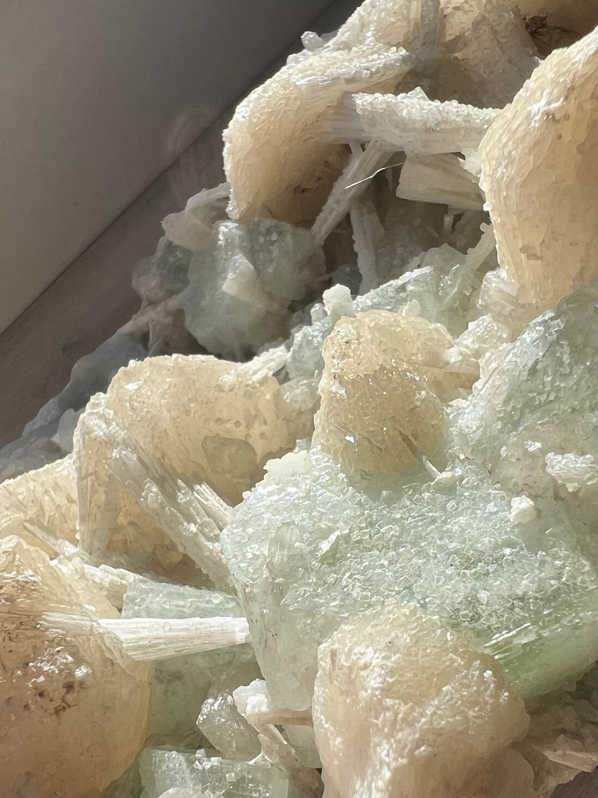 Green Apophyllite, Stilbite, Scolecite, 504 Grams, 6.5”x4”