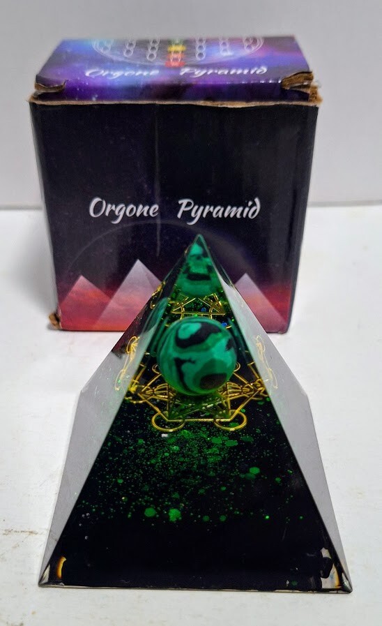 HEART ANAHATA CHAKRA STRESS RELIEF MEDITATION MALACHITE CRYSTAL ORGONE PYRAMID