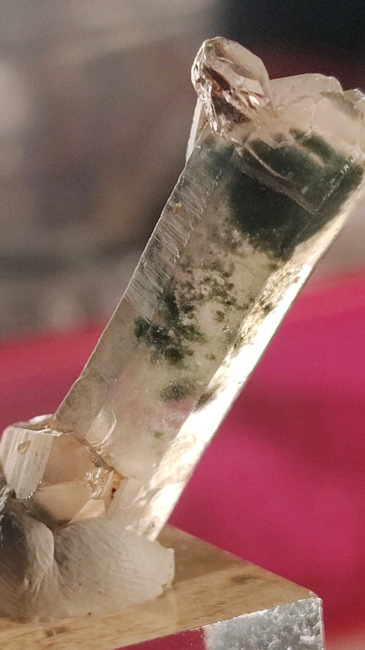 34mm Scepter Quartz Crystal Point Red Green Phantom Meigu China Mineral Specimen