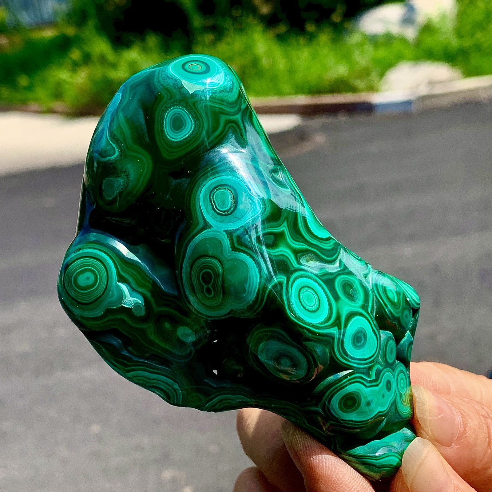 266G Natural glossy Malachite transparent cluster rough mineral sample