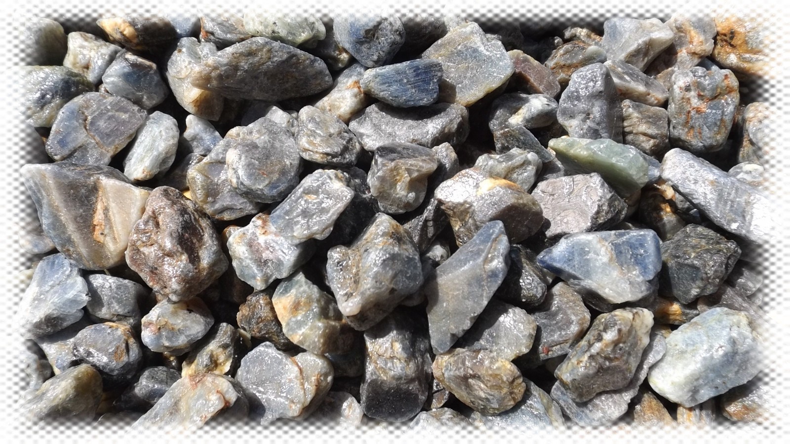 1LB Blue Sapphire Natural Rough Chrystal Gemstone Specimens With Star or Catseye