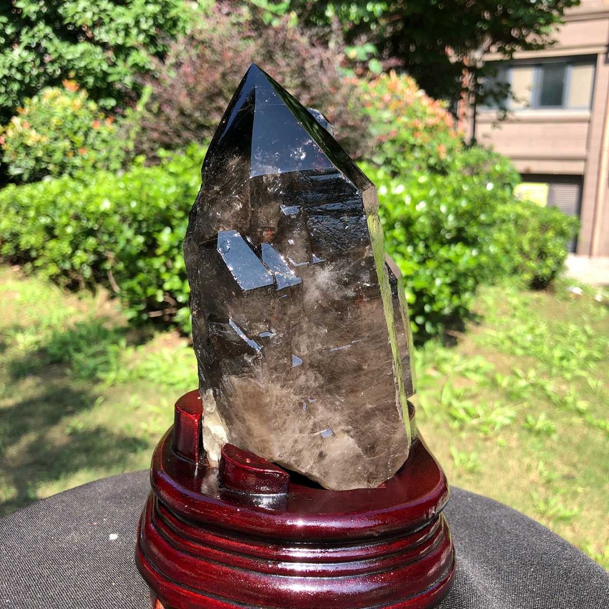 3210g Natural tea crystal specimen + pedestal MH2298