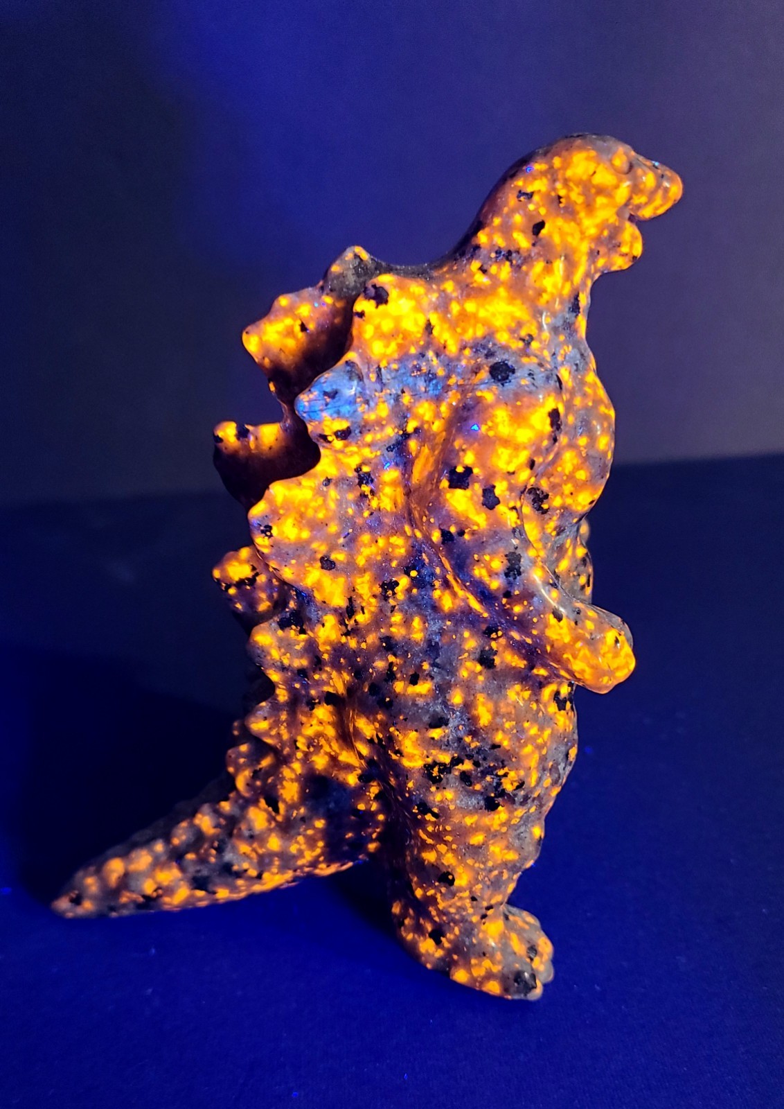 4.6″ 364g Awesome UV Reactive Yooperlite Godzilla Crystal Stone Carving Statue
