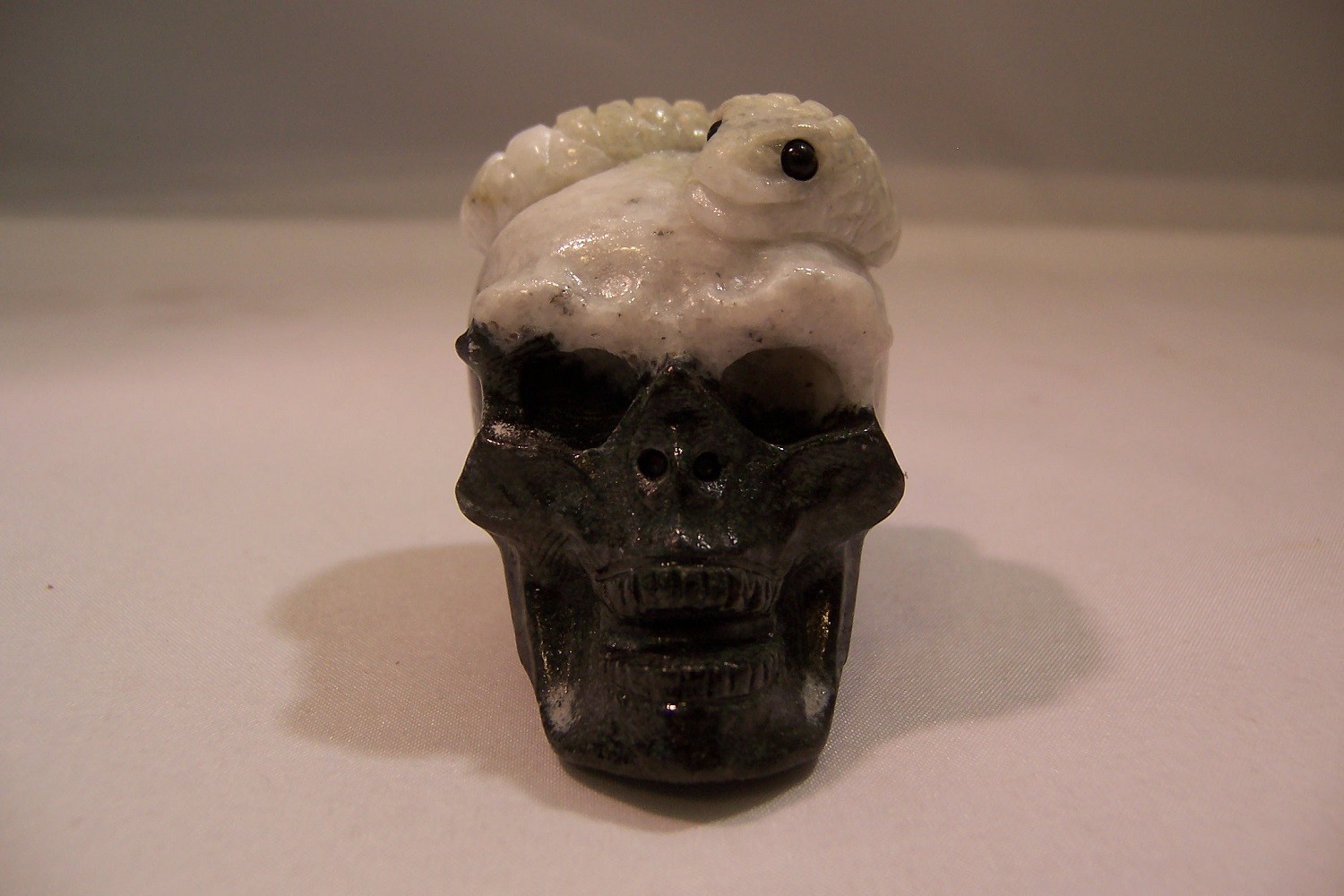 DUSHAN JADE HAND CARVED SKULL & SNAKE NATURAL CRYSTAL 164g 5.8oz 2.25in 5.7cm