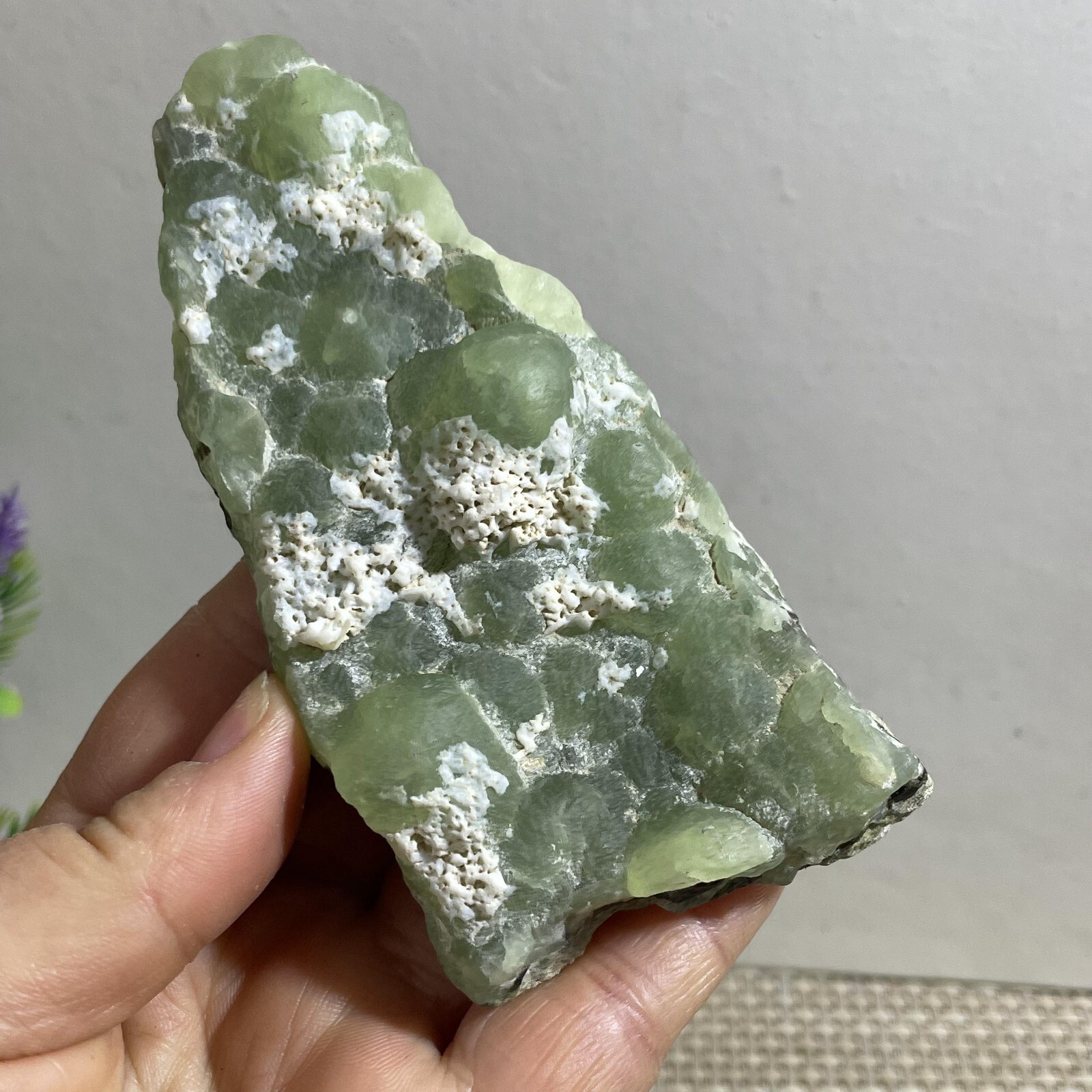154g green chalcedony grape agate Mineral crystal specimen Indonesia