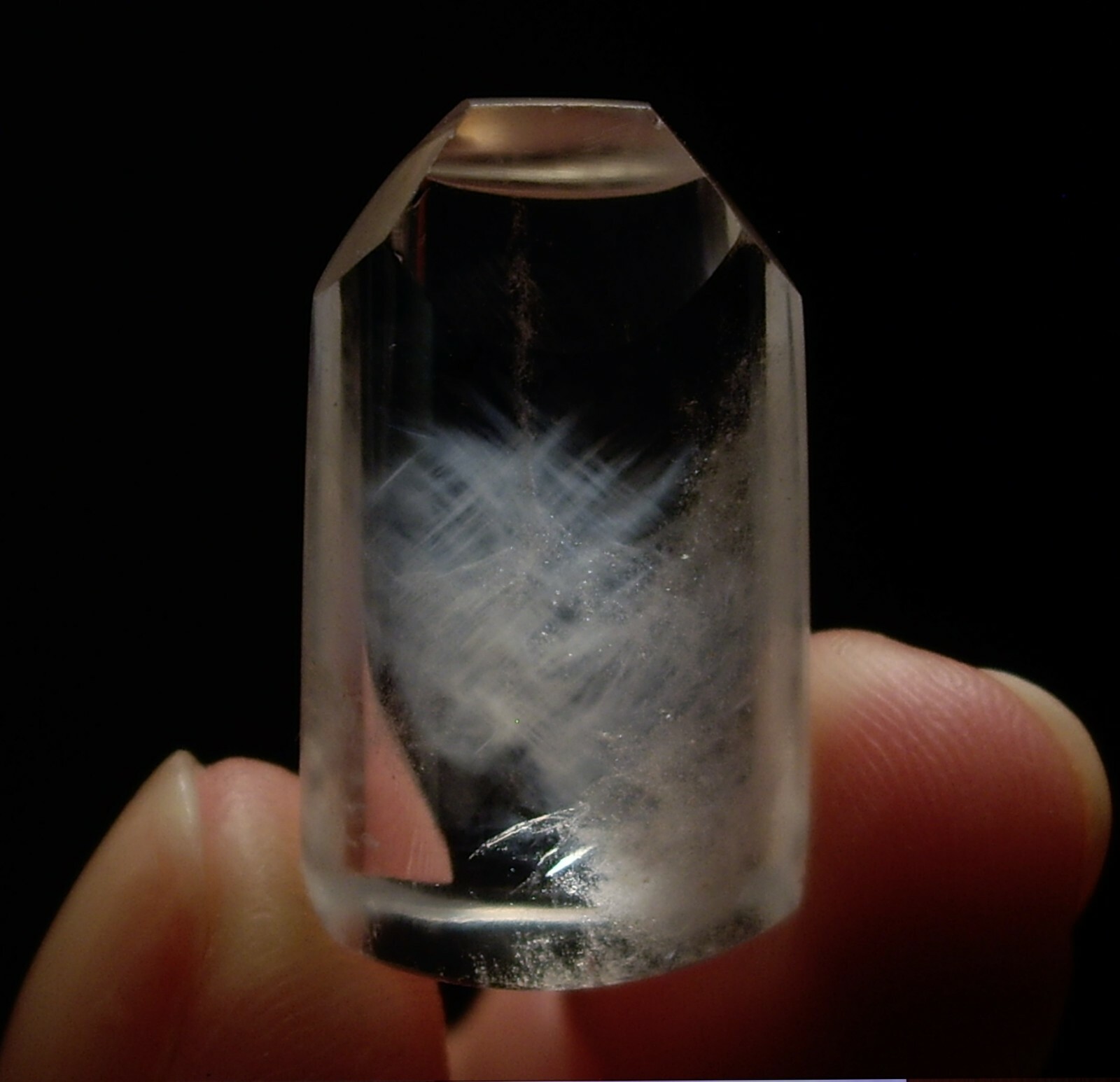 Small Clear Quartz w/ Feathery Blue Internal Light Refraction Phenomena 6.2g