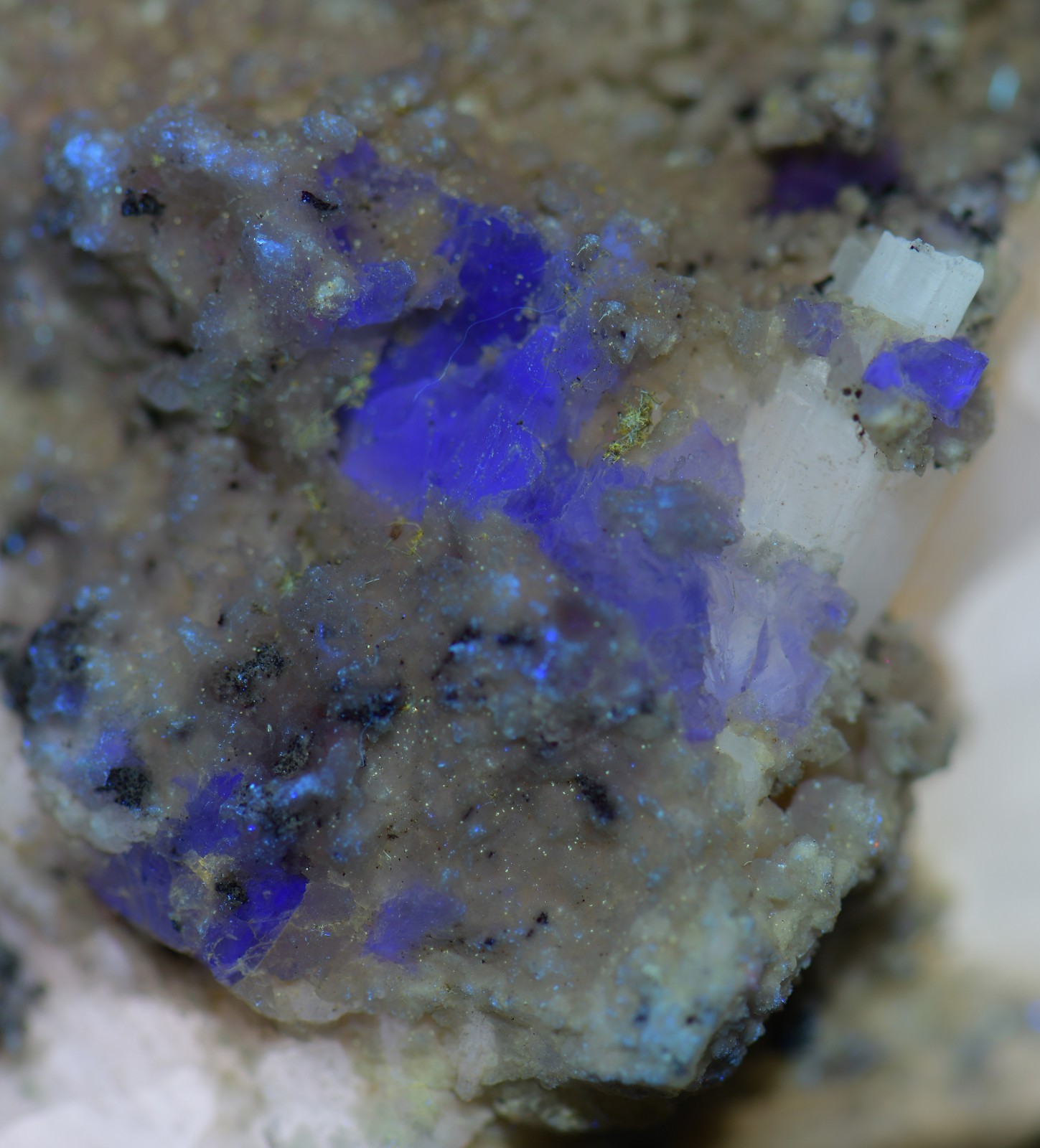 Excellent Witherite specimen, Peach UV. Minerva Mine, Illinois. 213 grams.