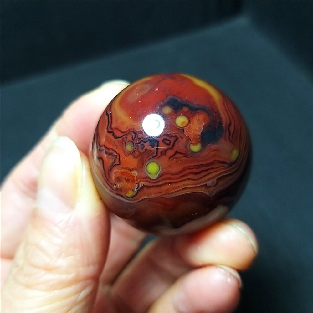 TOP 58.2G 34mm Natural Polished Banded Agate Stone Sphere Ball Healing A3512