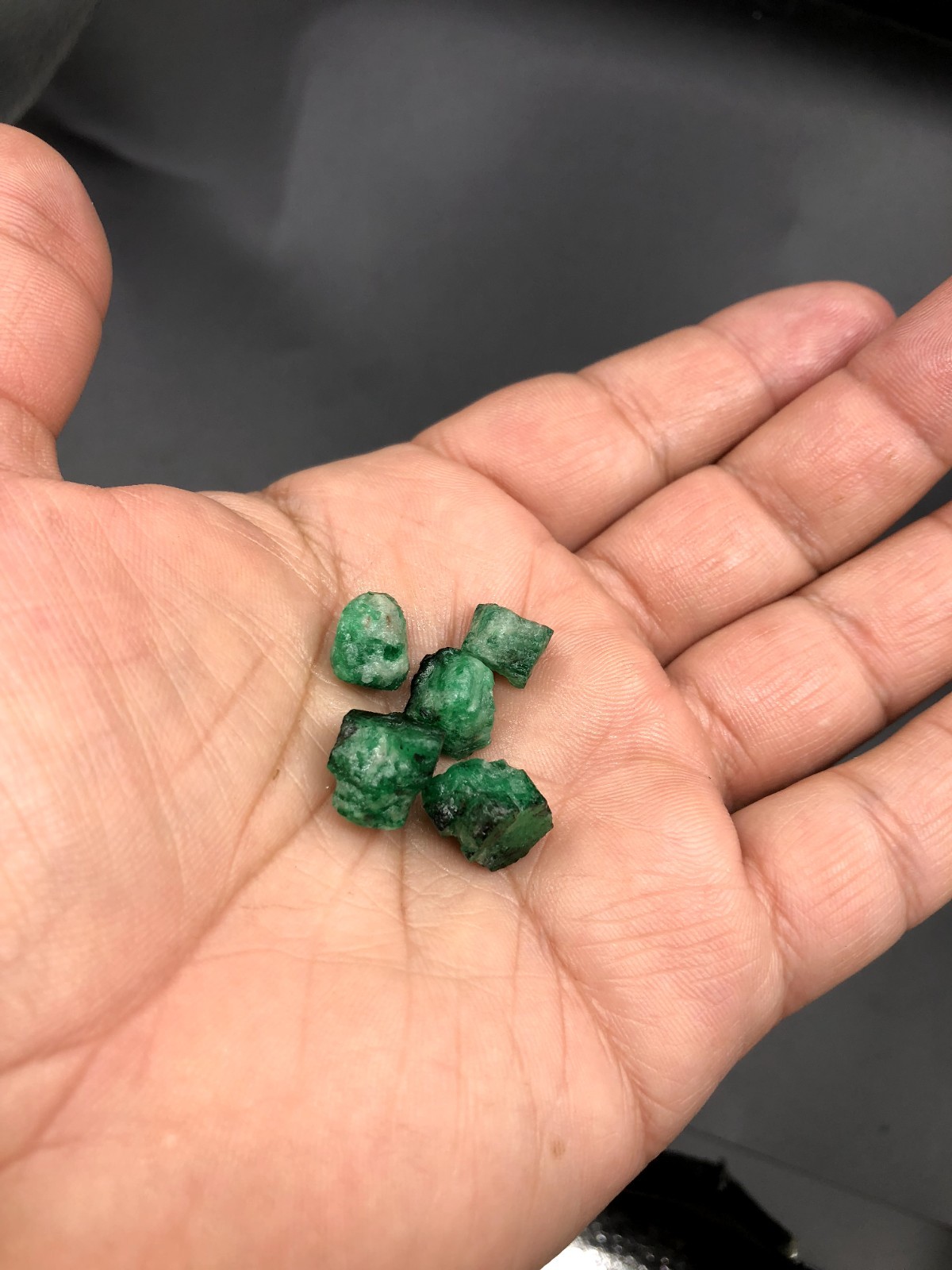 Natural Emerald Mine-Mud Rough Crystal Oiled For Colour Enhancement 37.25 Ct.3