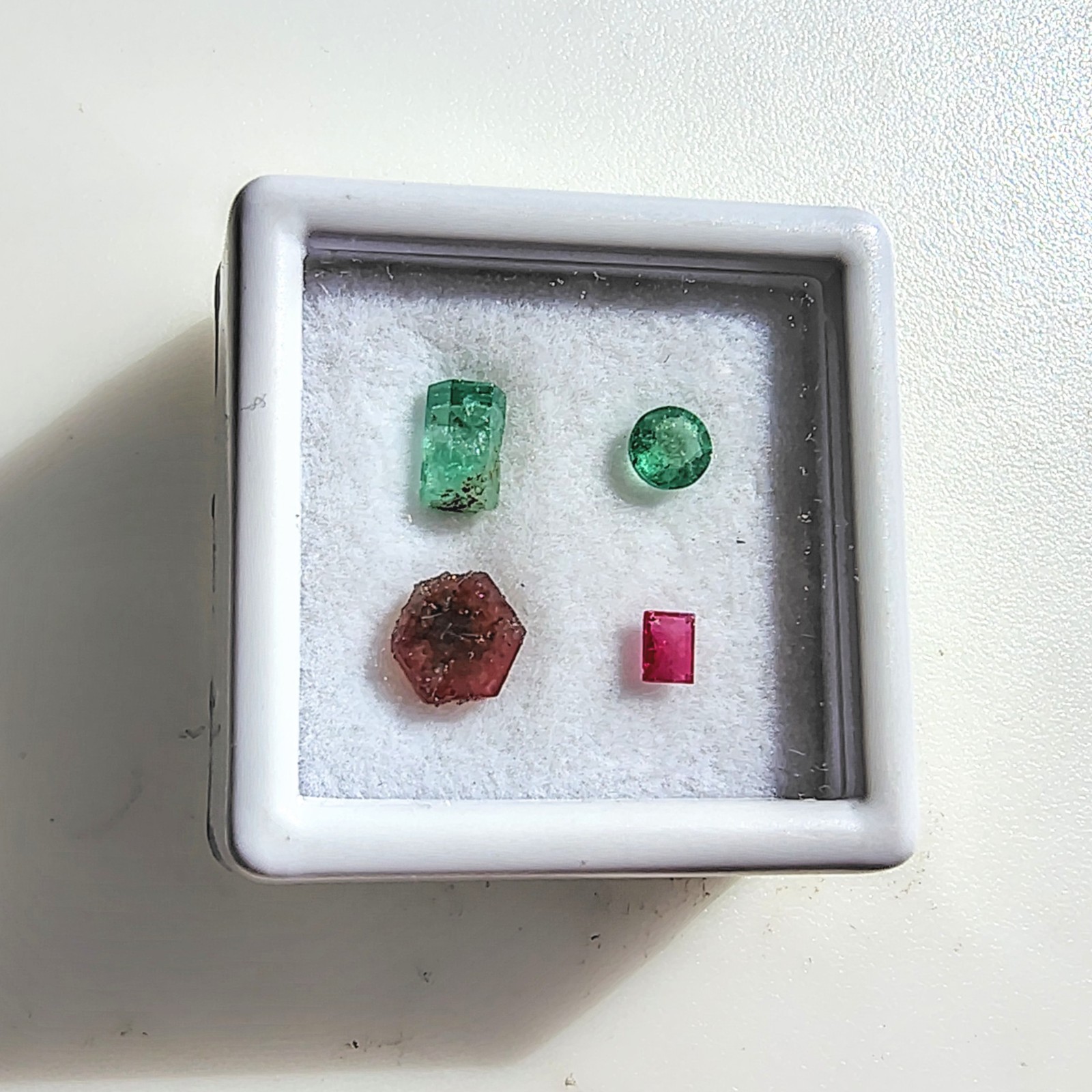 Red Beryl Bixbite And Colombian Emerald Crystal And Cut Box